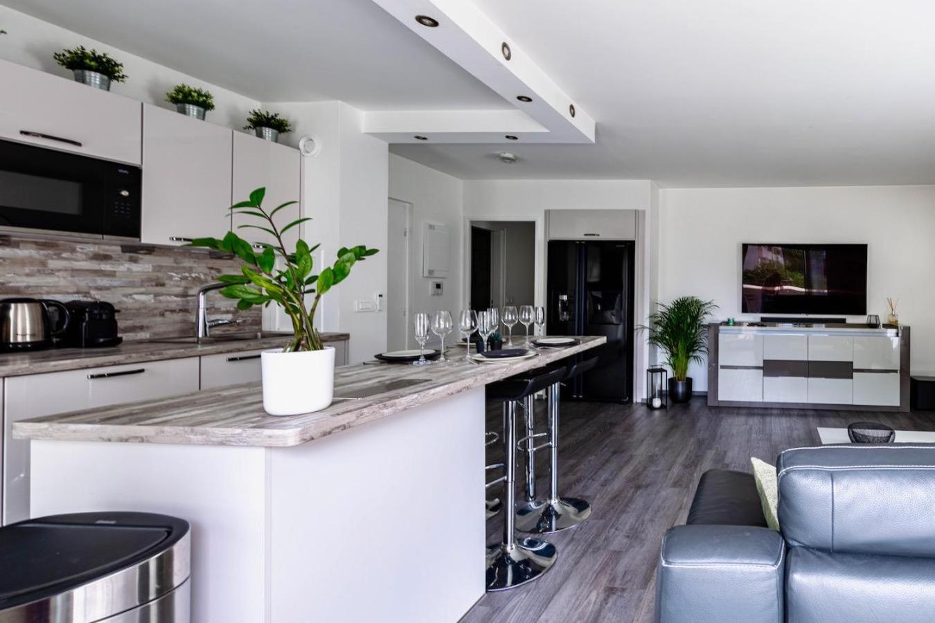 Charmant Refuge Avec Jardin, A 6 Minutes A Pied Du Metro Creteil L Echat-Lovely Retreat With Garden, Located A 6-Minute Walk From Creteil L Echat Metro Station Buitenkant foto