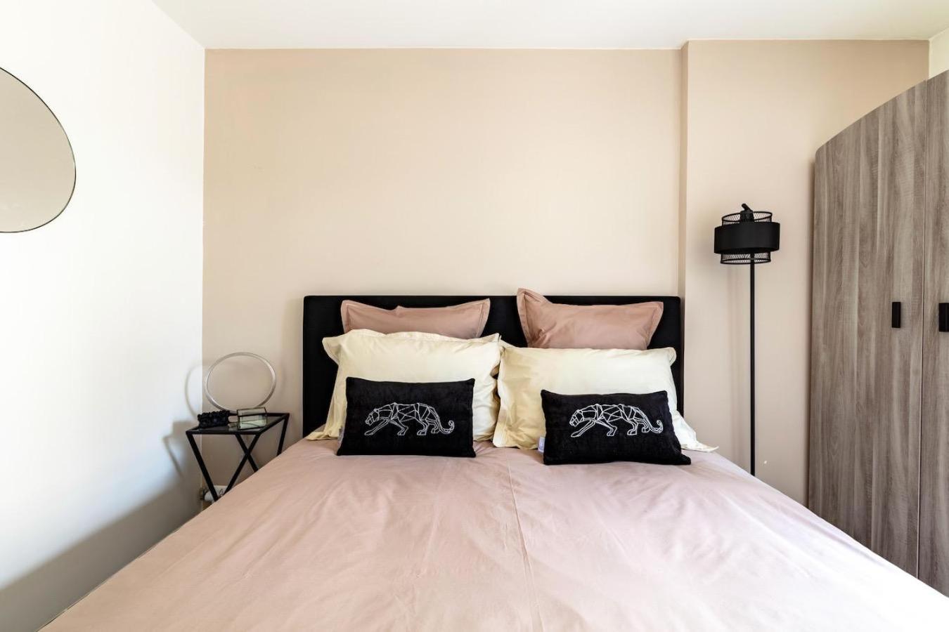 Charmant Refuge Avec Jardin, A 6 Minutes A Pied Du Metro Creteil L Echat-Lovely Retreat With Garden, Located A 6-Minute Walk From Creteil L Echat Metro Station Buitenkant foto