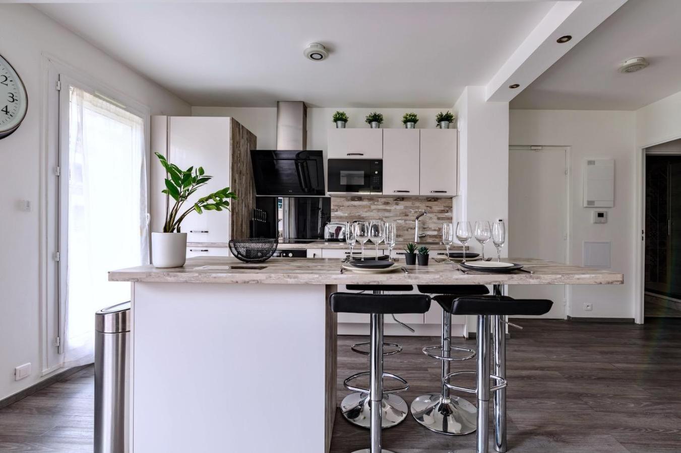 Charmant Refuge Avec Jardin, A 6 Minutes A Pied Du Metro Creteil L Echat-Lovely Retreat With Garden, Located A 6-Minute Walk From Creteil L Echat Metro Station Buitenkant foto